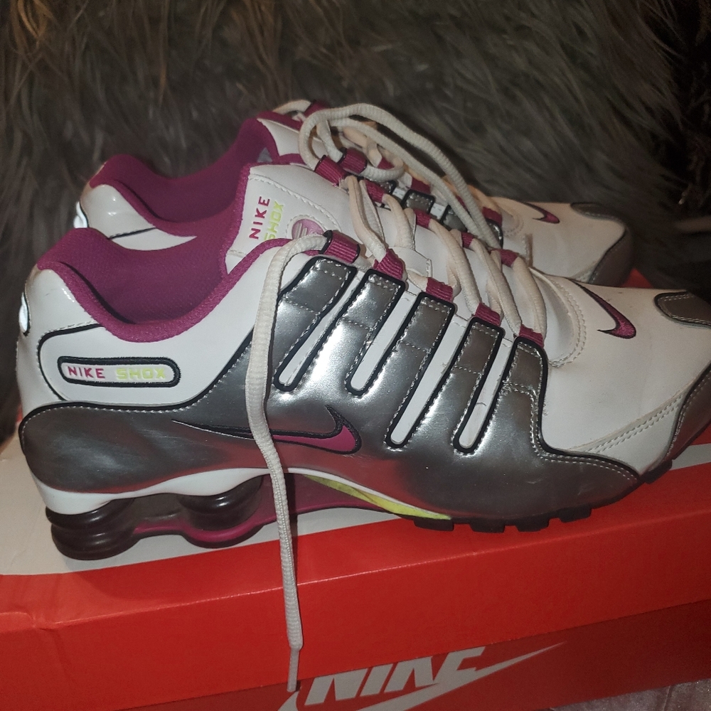 Nike sneakers womens size 10